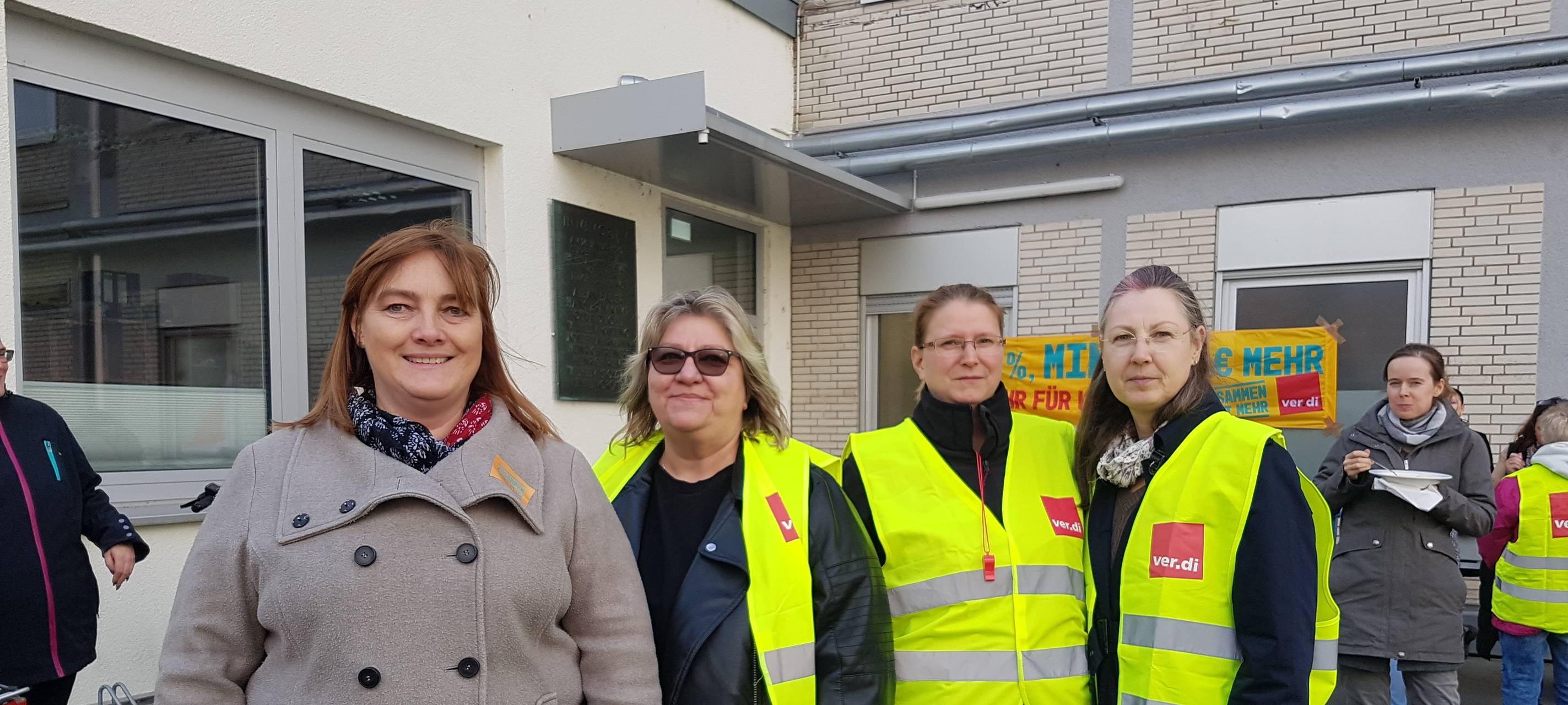 Mitarbeiterinnen des OLG Hamm im Warnstreik