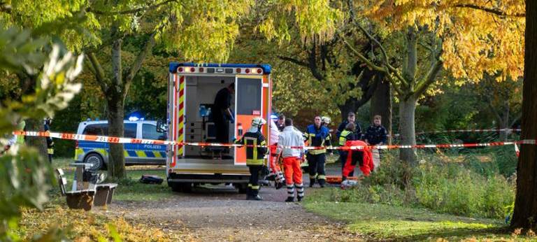 Im Friedrich-Ebert-Park wurde am Mittwochmorgen eine leblose Frau gefunden.