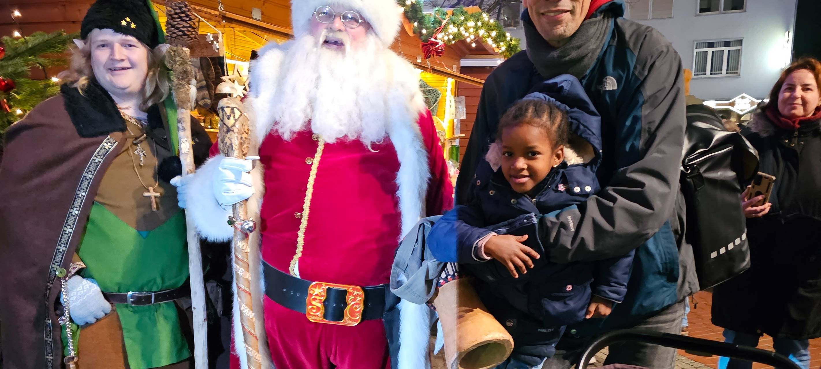 Lippewelle-Herzhütte: Viele Spenden und Besuch von Santa Clause