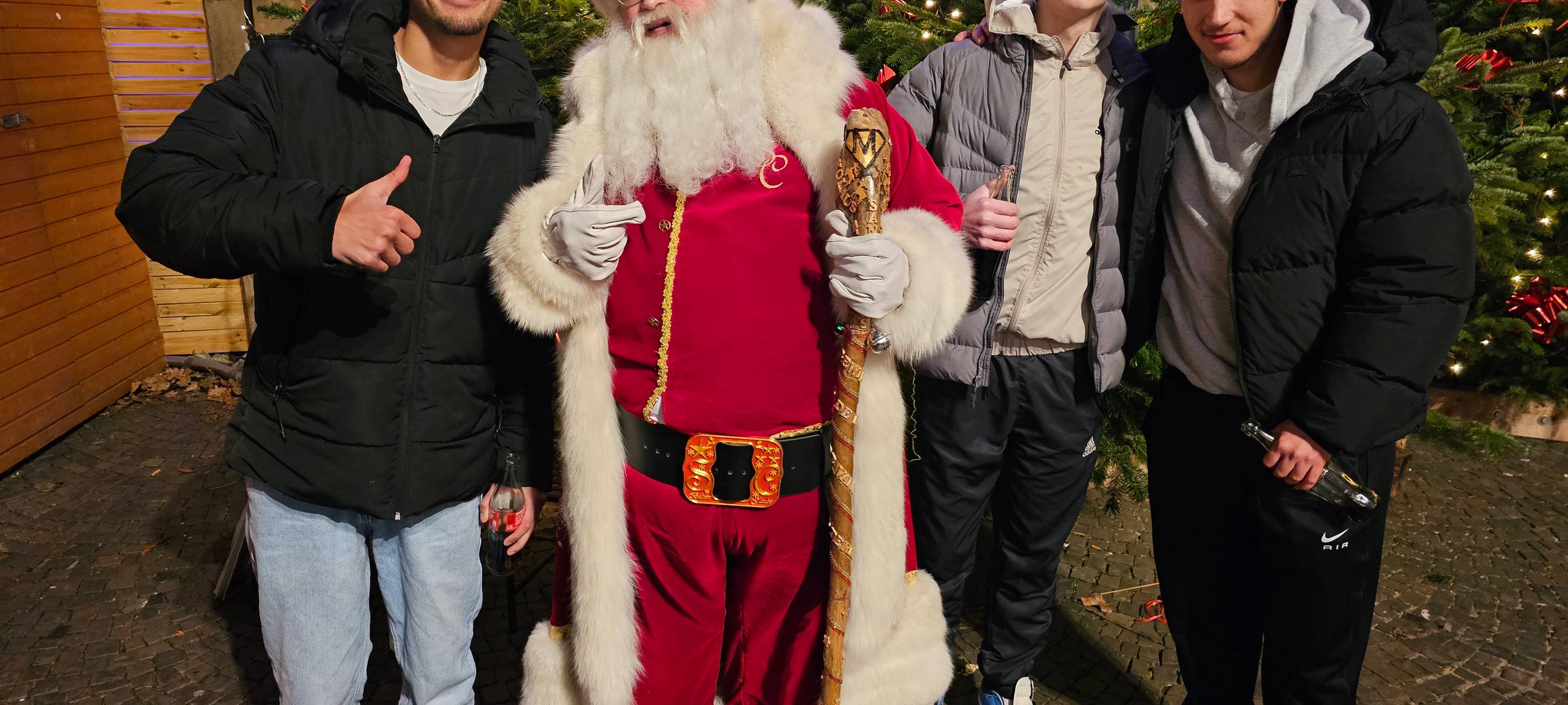 Lippewelle-Herzhütte: Viele Spenden und Besuch von Santa Clause