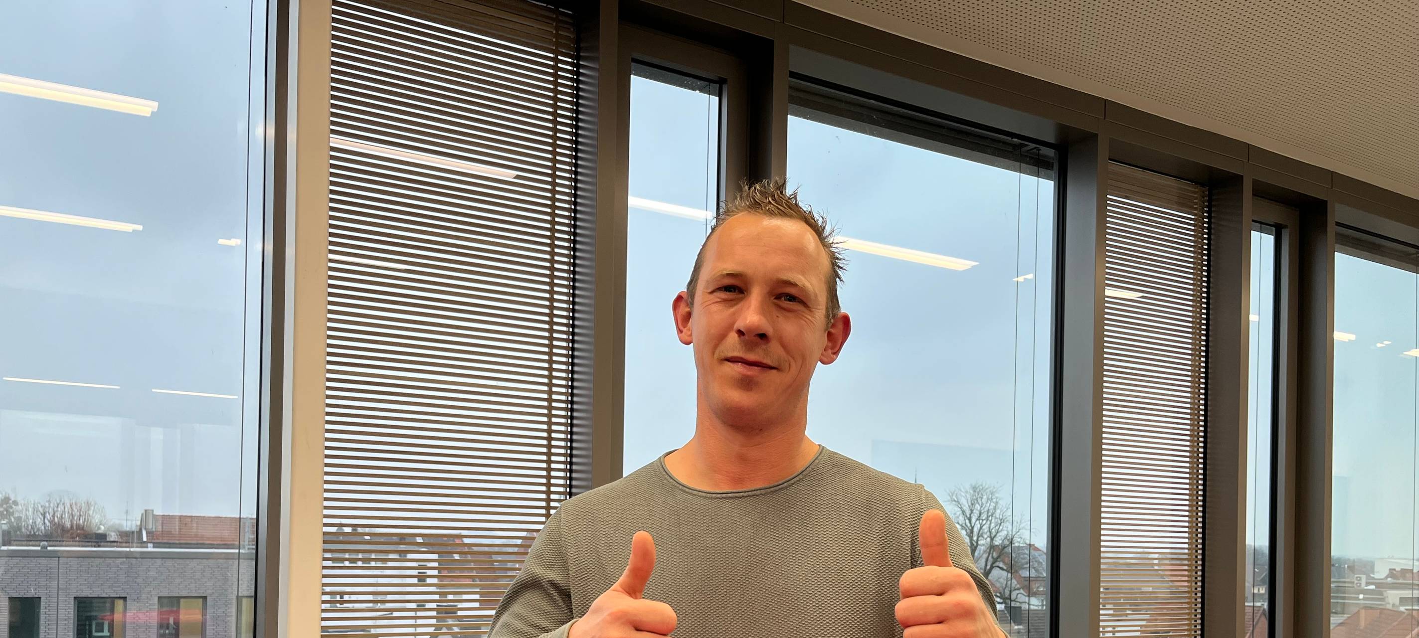 Mirco Schmidt trainiert Kinder beim SG Bockum-Hövel und freut sich, dass die bald einheitlich im Trainingsanzug auf dem Platz stehen.