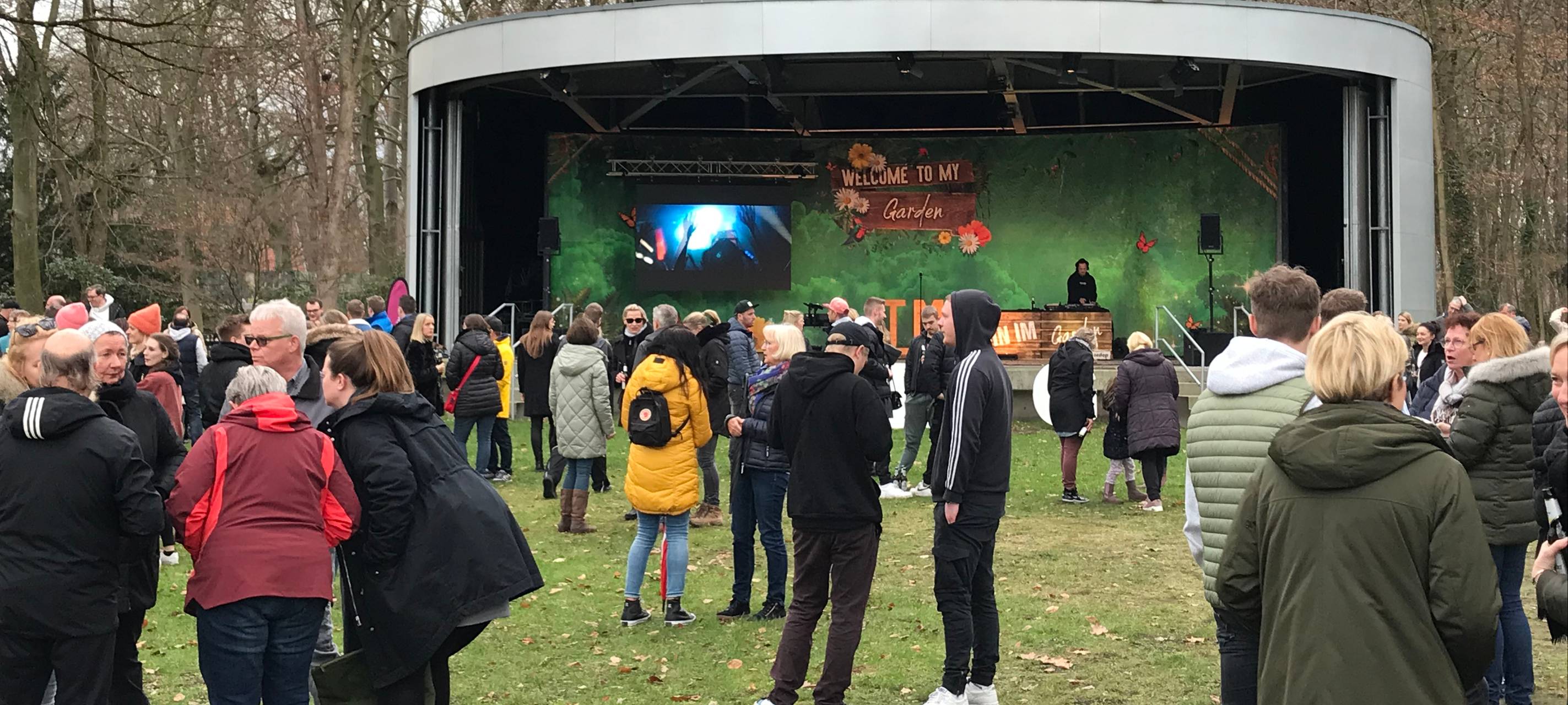 Besucher im Kurhausgarten beim Berliner Garden. (Archivbild)