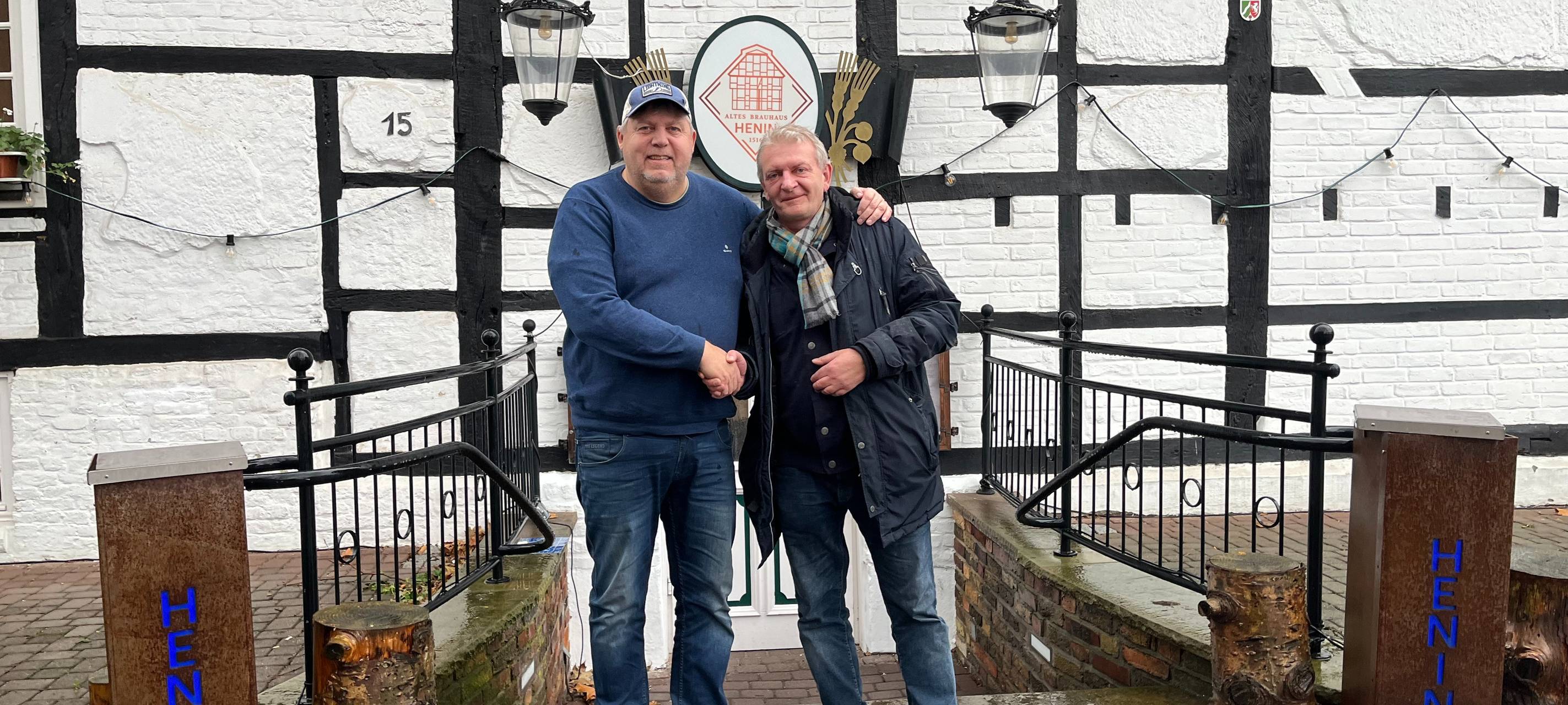 Pächterwechsel im Brauhaus Henin in Hamm: Werner Nimmert übergibt das Brauhaus an seinen Nachfolger Klaus Osiewacz.
