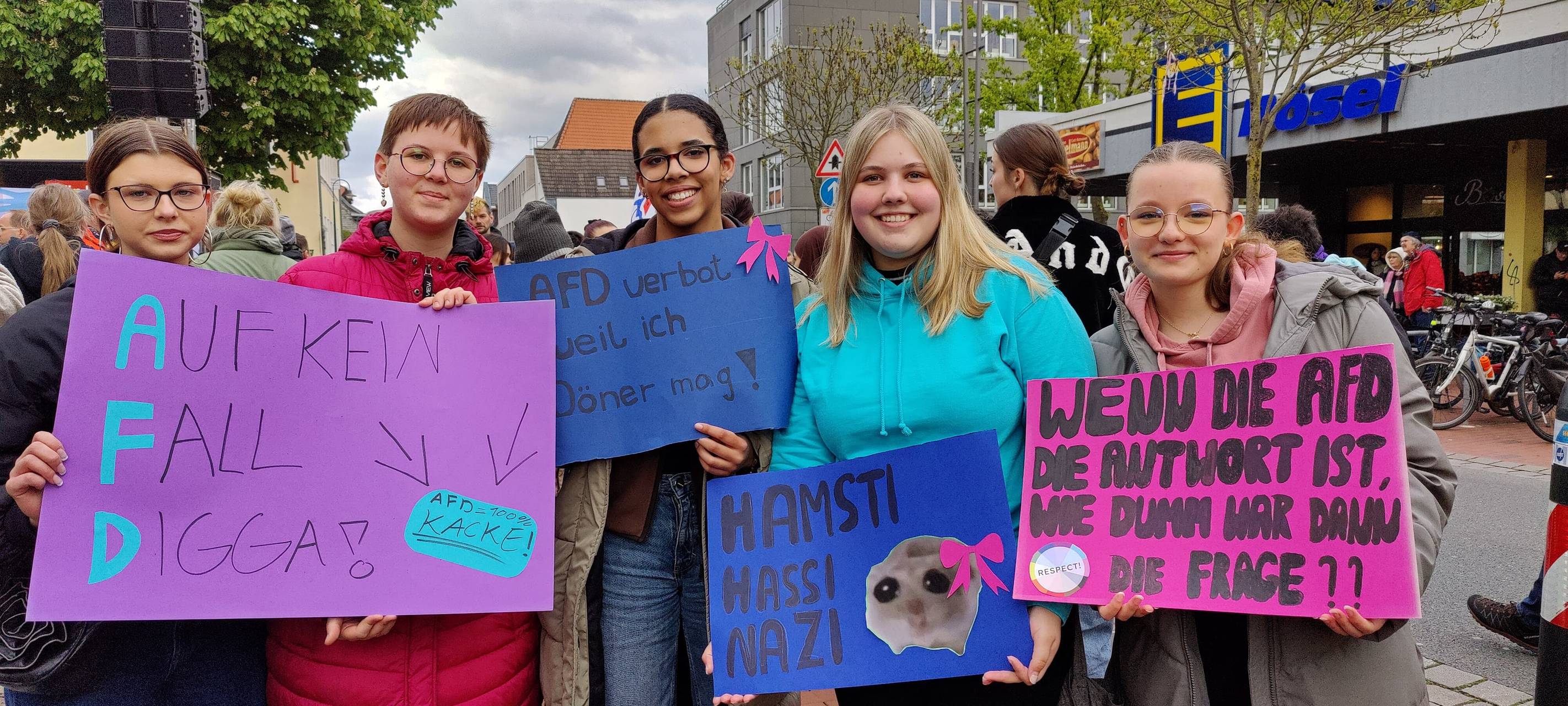"Bunt statt braun." - Eindrücke von der Demo gegen rechts in Hamm
