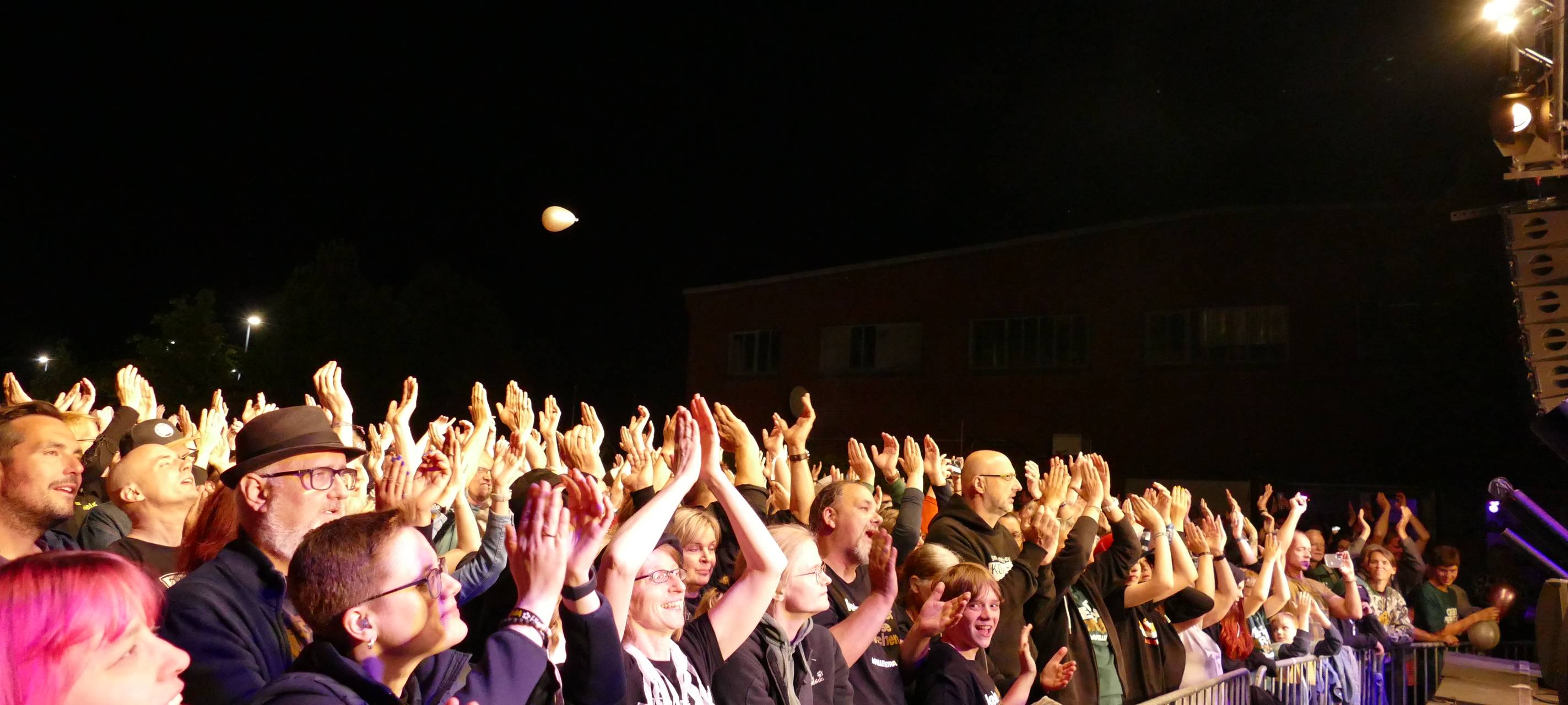 Mehr als Tausend Besucher beim Kapelle Somma in Hamm