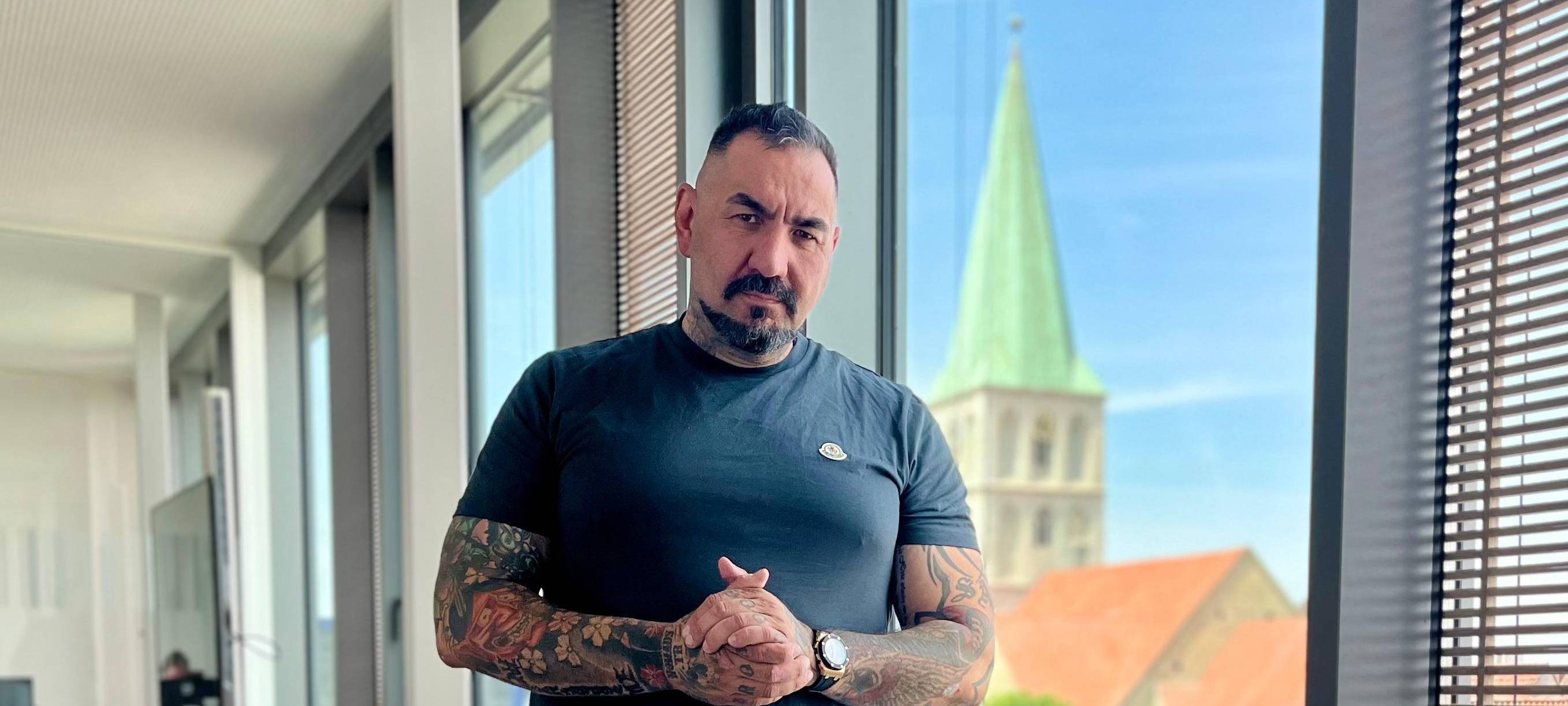 Cem Öztabakci in der Lippewelle Redaktion