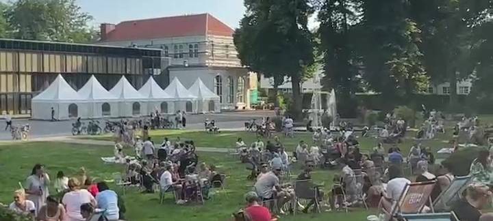 "Wine in the Garden" lockt über 1.000 Besucher in den Kurpark in Hamm