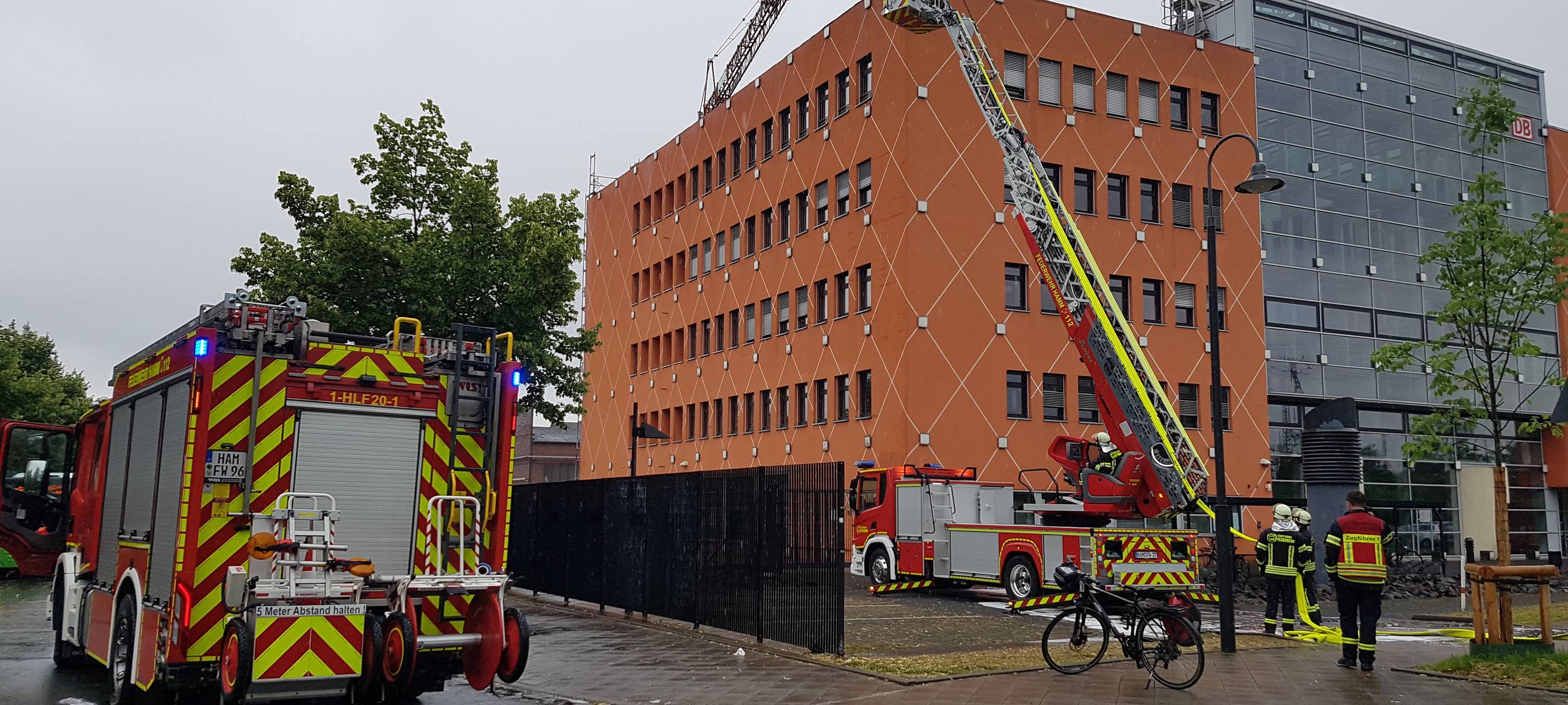 Feuerwehr rückt in den Westen und Osten aus