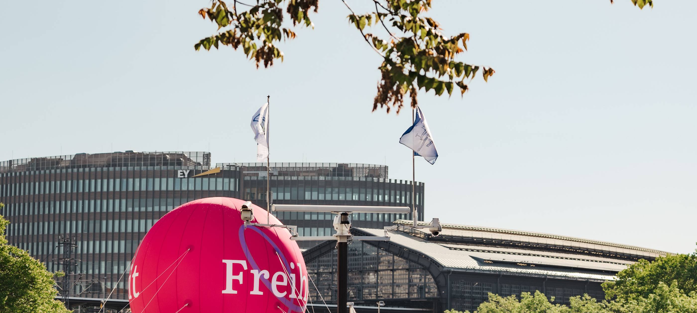 Ausstellungsschiff "MS Wissenschaft" legt in Hamm an