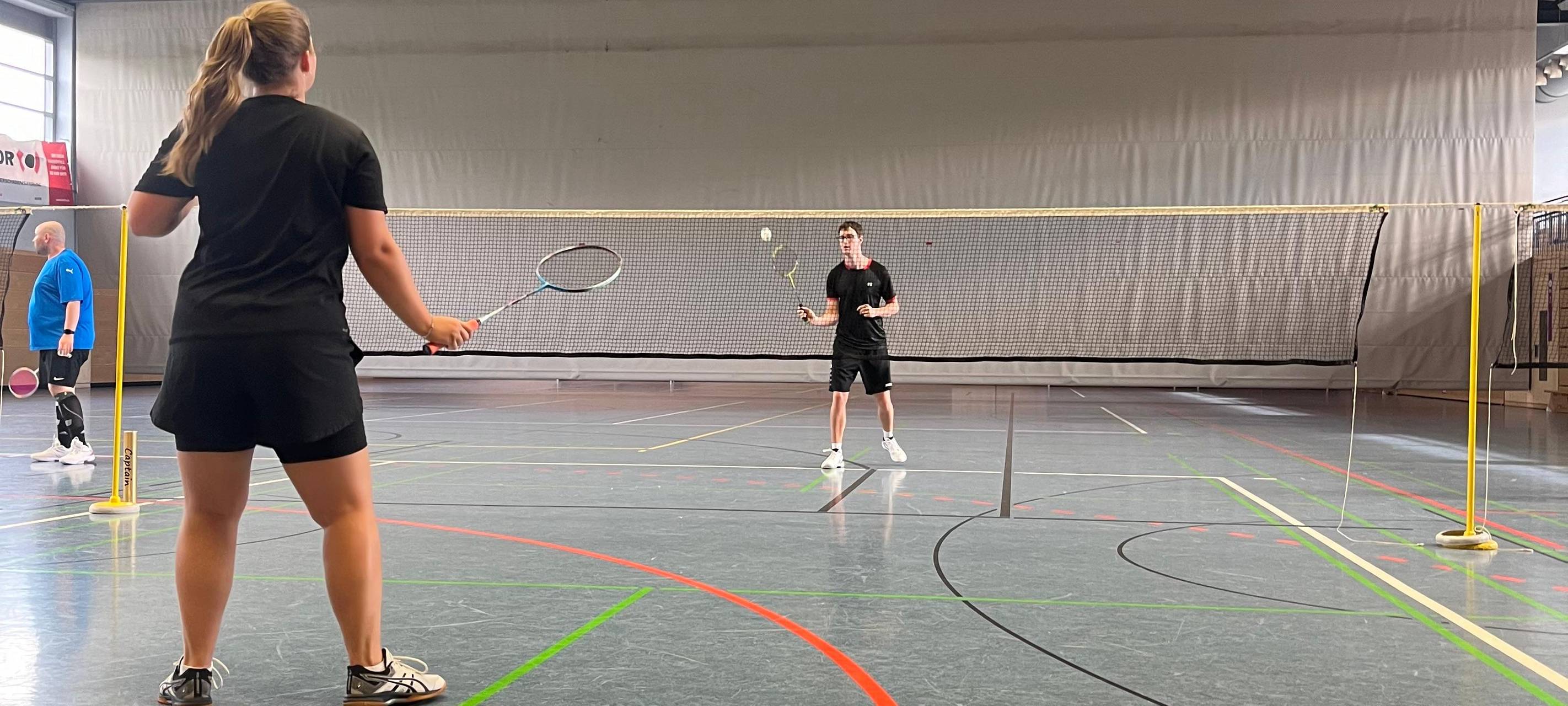 Die Lippewelle testet Badminton in Hamm