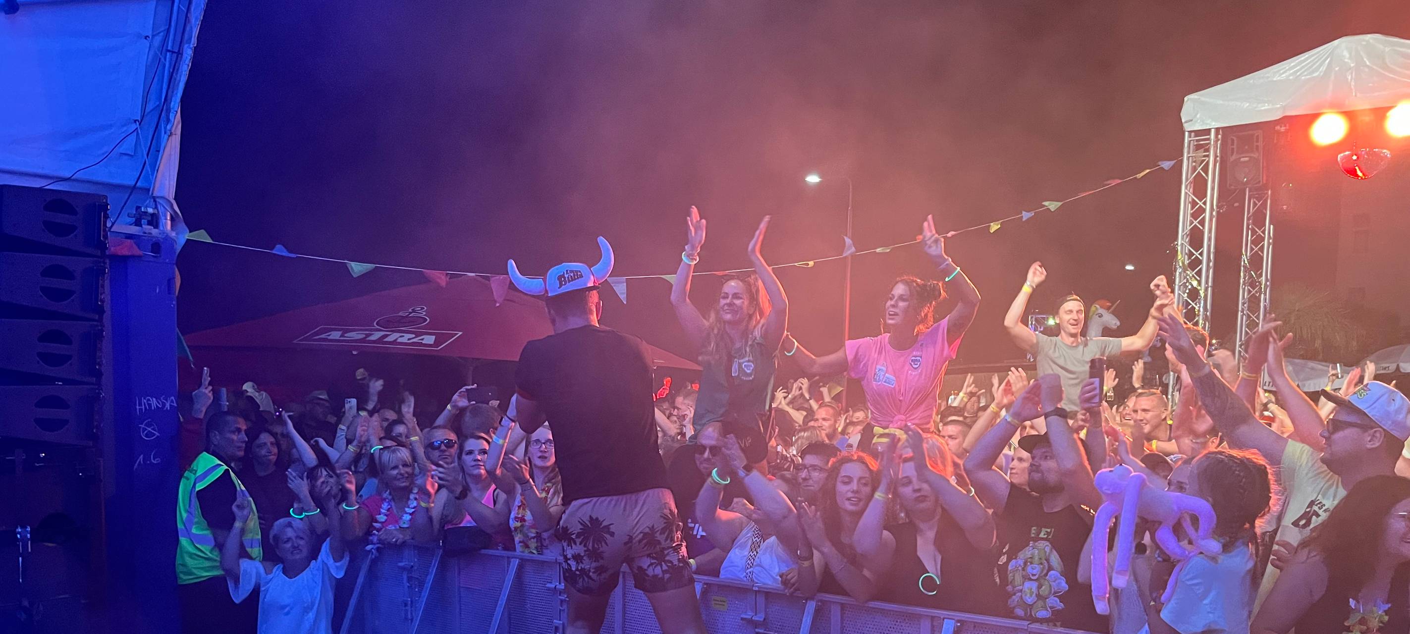 Mallorca-Star Lorenz Büffel live beim Malle Total 2024.