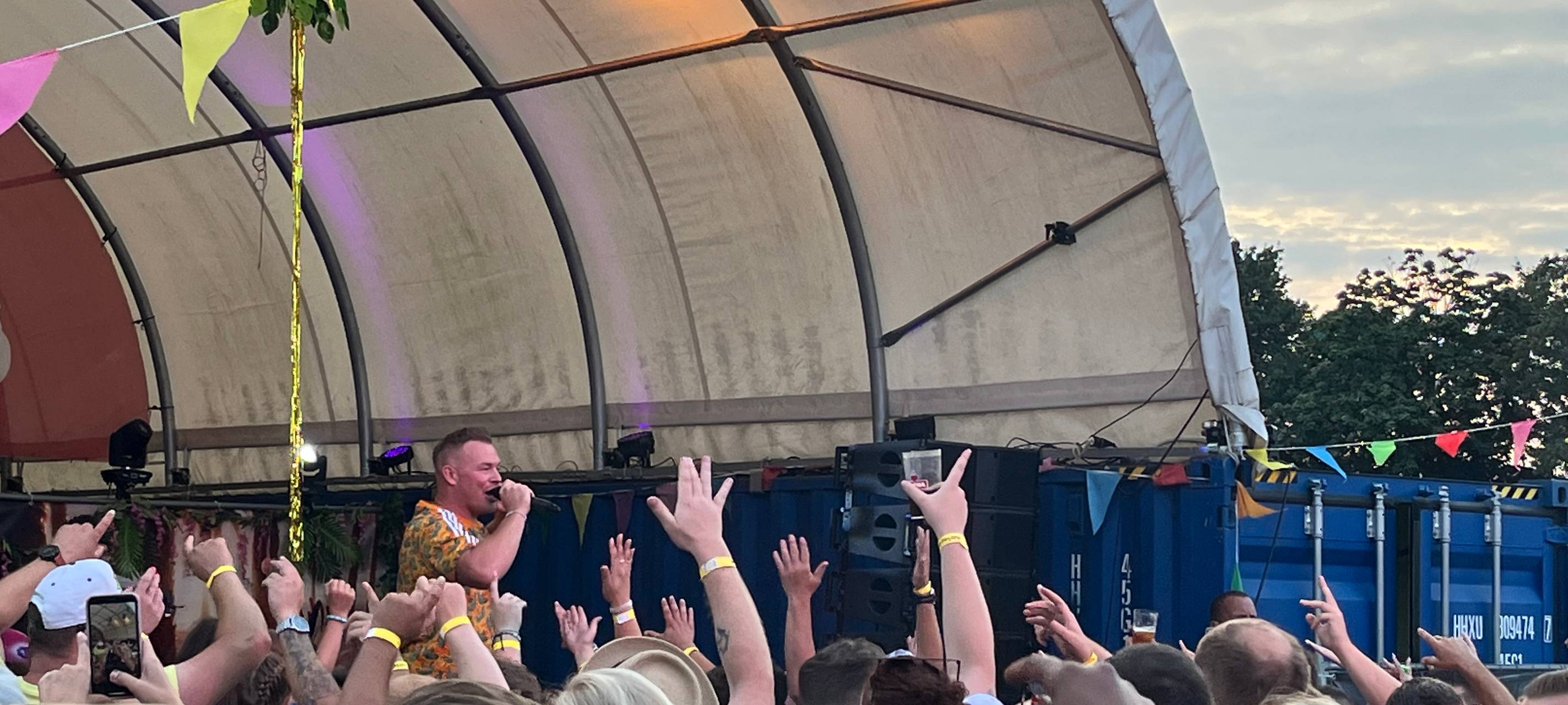 Über tausend Mallorca-Fans feiern "Malle Total 2024" in Hamm