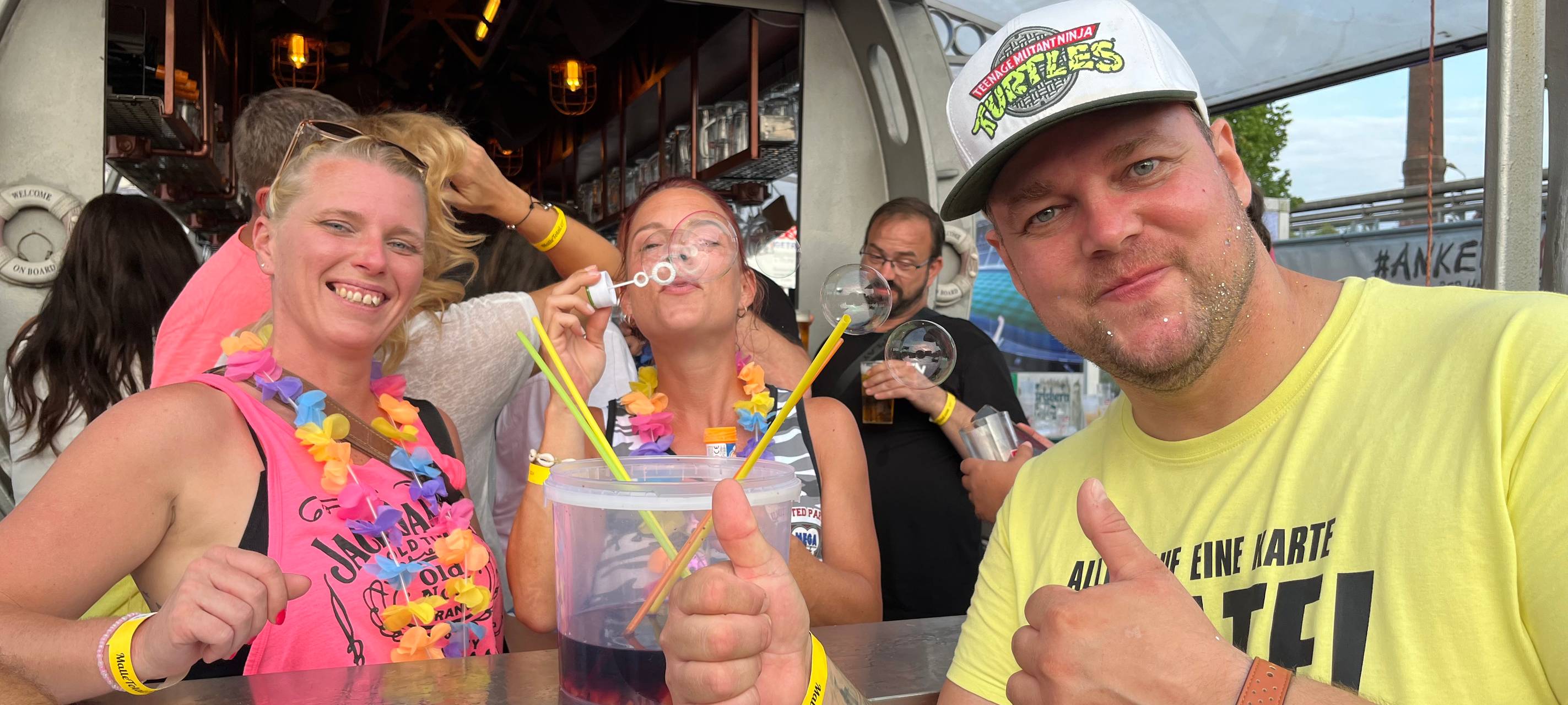 Über tausend Mallorca-Fans feiern "Malle Total 2024" in Hamm