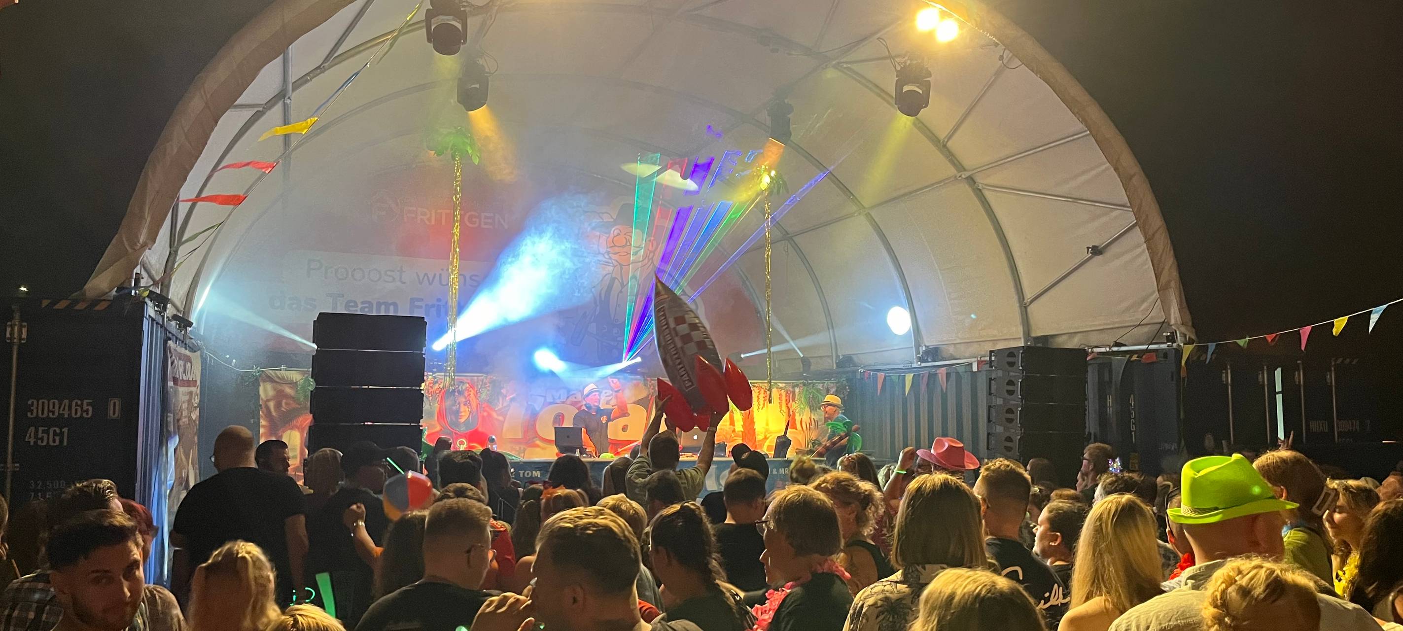 Über tausend Mallorca-Fans feiern "Malle Total 2024" in Hamm