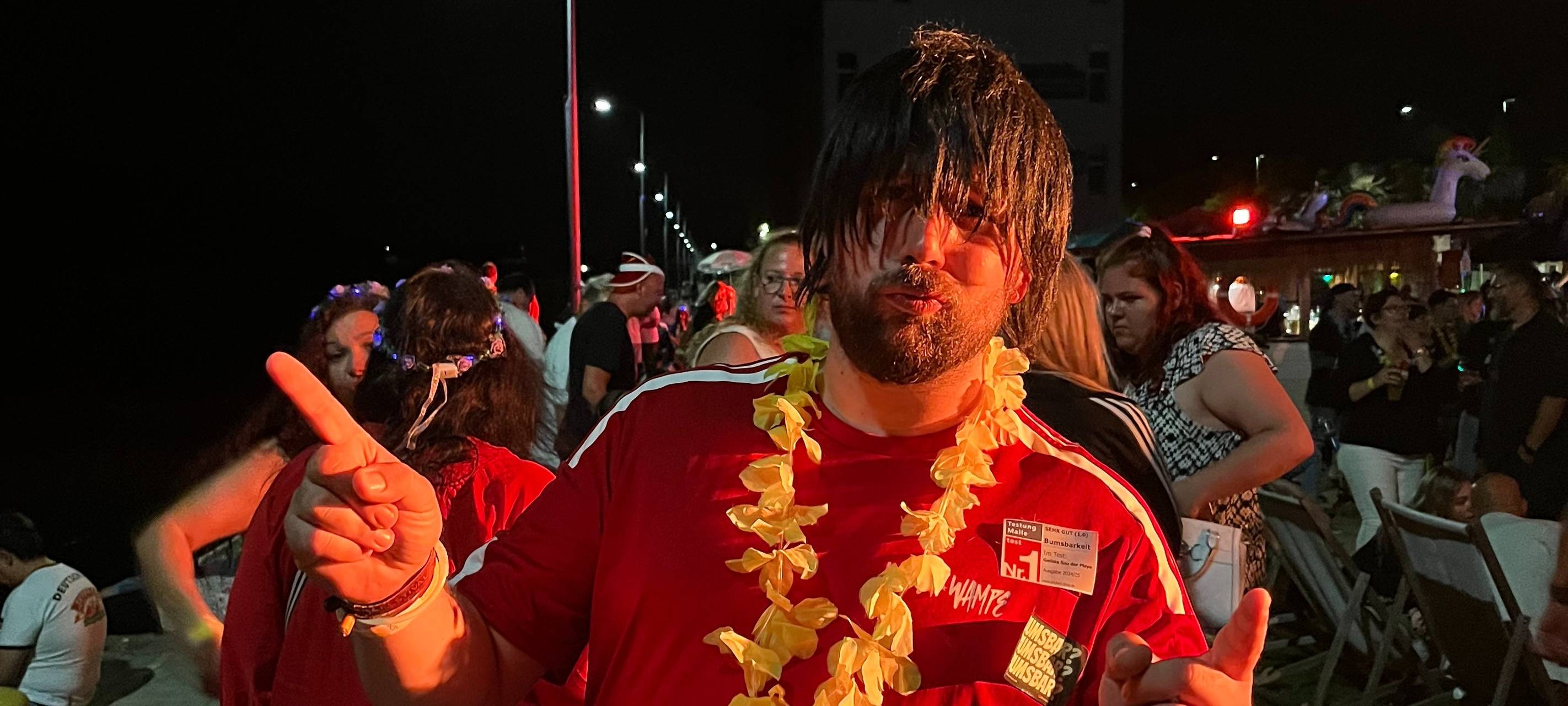 Über tausend Mallorca-Fans feiern "Malle Total 2024" in Hamm