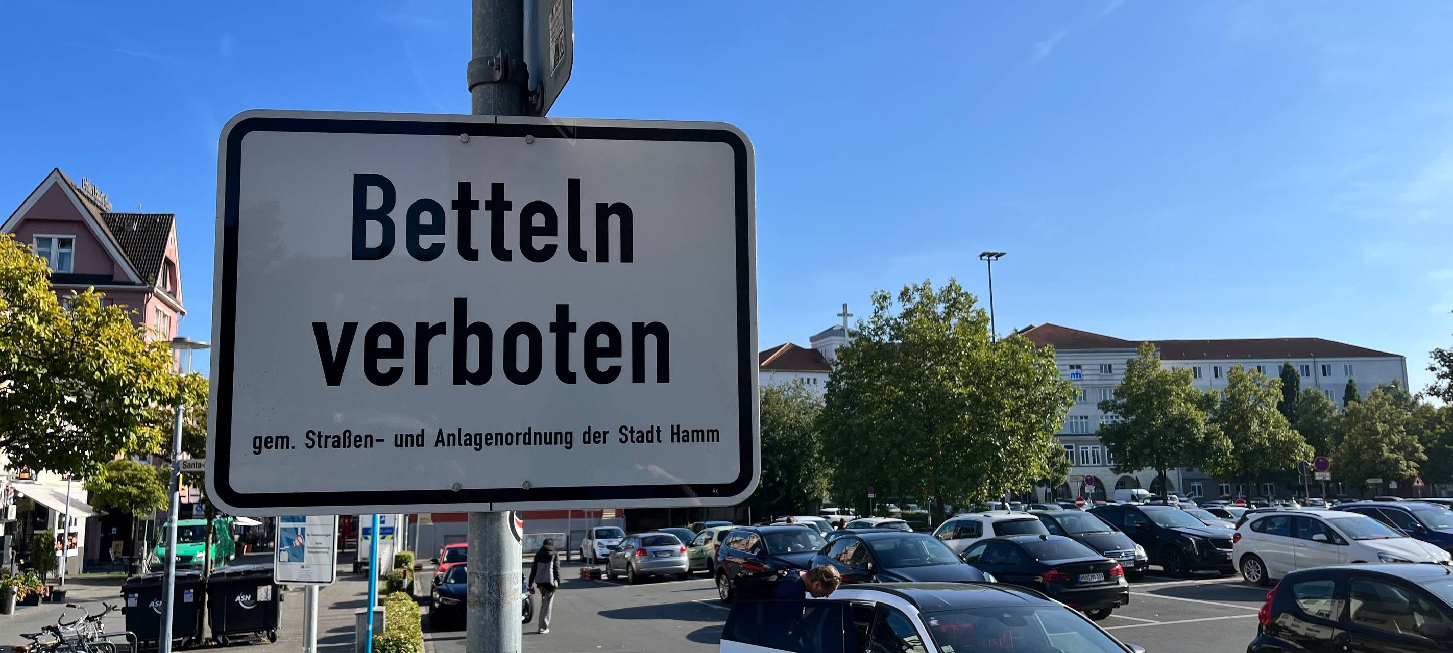"Betteln verboten"- Schilder neu in Hamm
