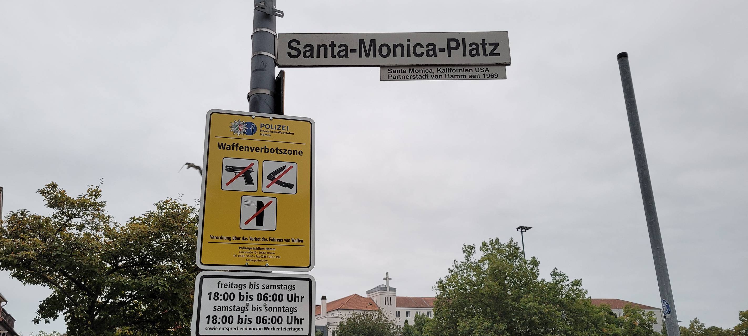 Waffenverbotszone rund um den Santa-Monica-Platz.