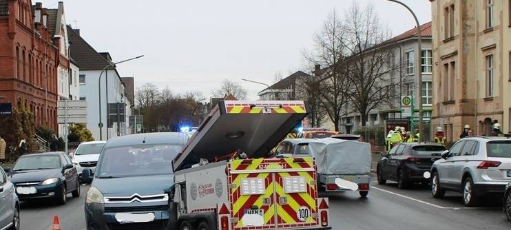 Rettungshunde in Hamm in Unfall verwickelt