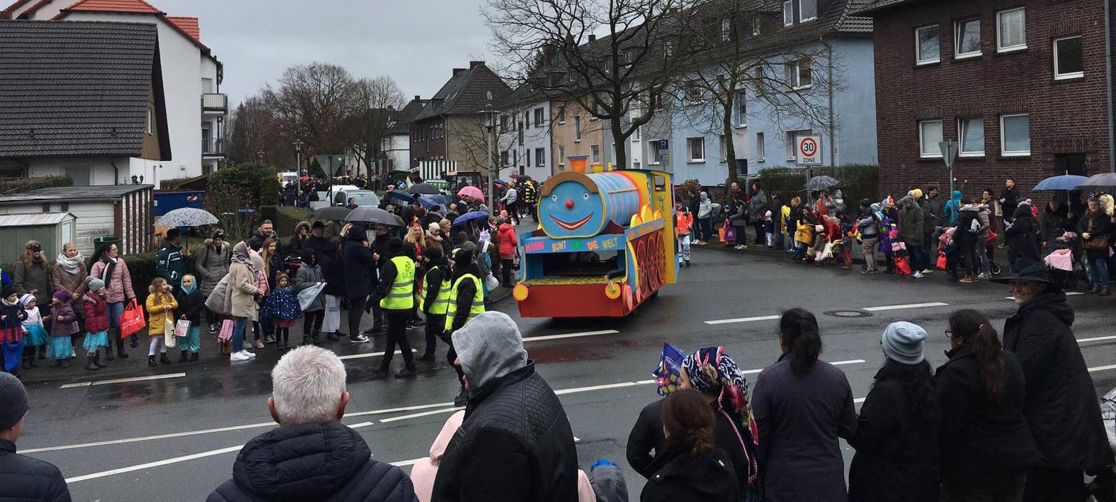 Helfer gesucht: Rosenmontagszug in Hamm