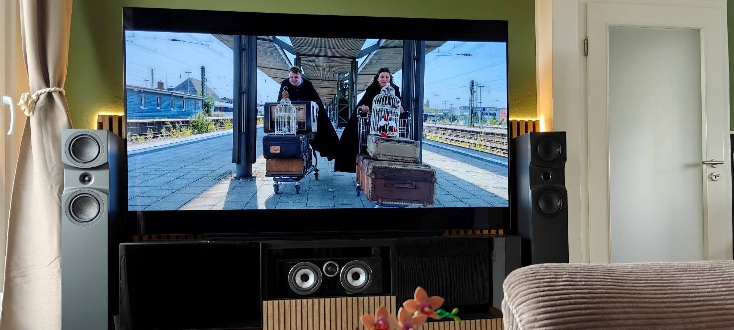 Robin Linnemann hat ein echtes Heimkino für lange Filmnächte zu Hause.