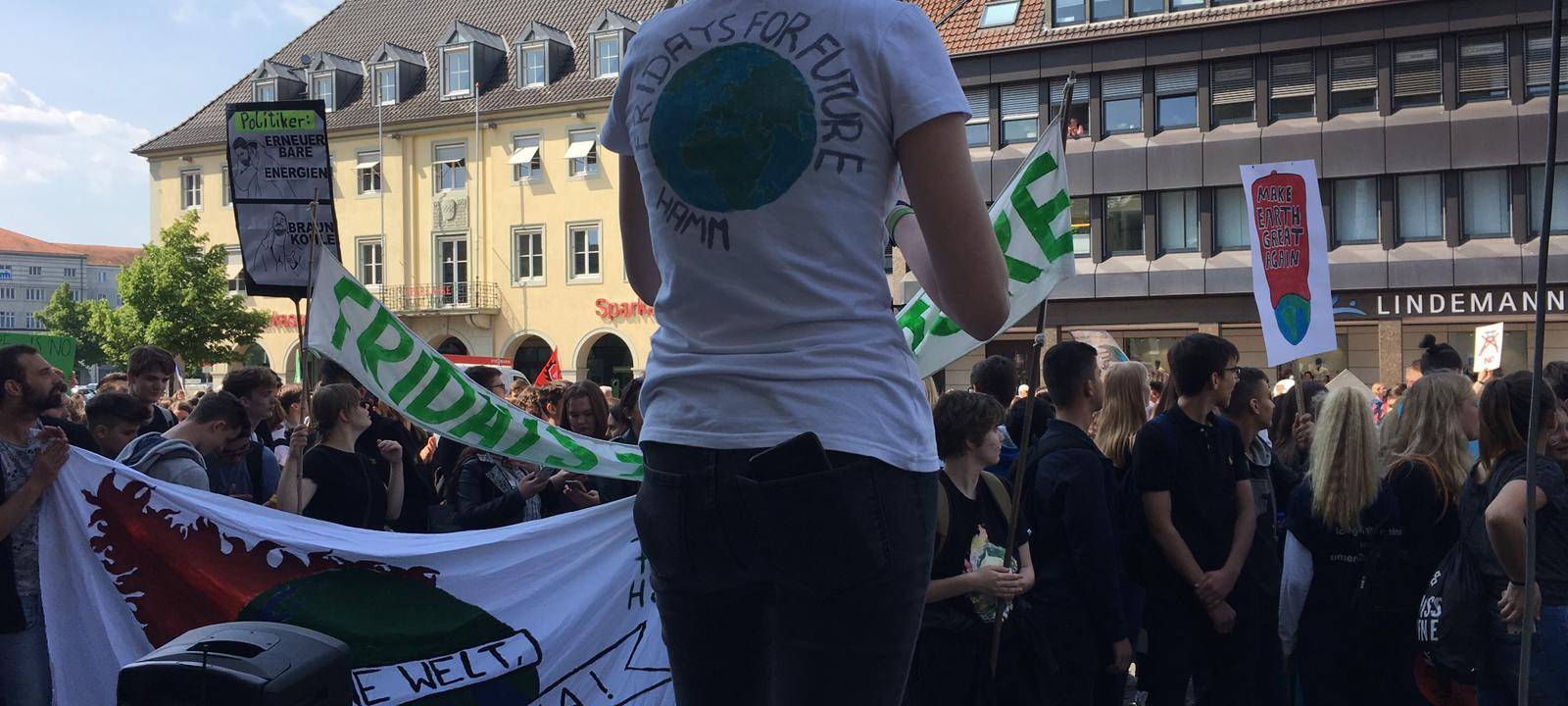 1000 Menschen bei Fridays for Future Großdemo
