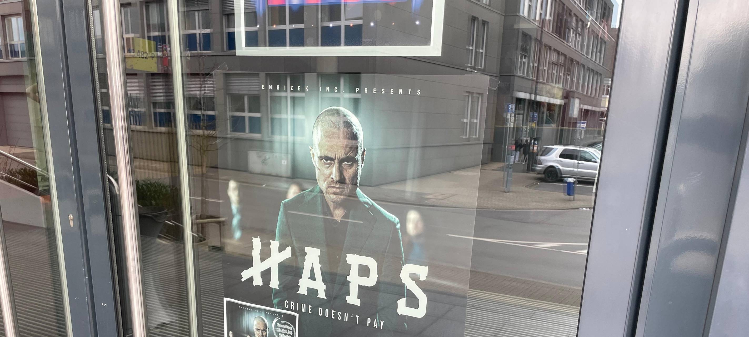 Plakat zum Kinofilm "Haps" hängt im Cineplex Hamm.