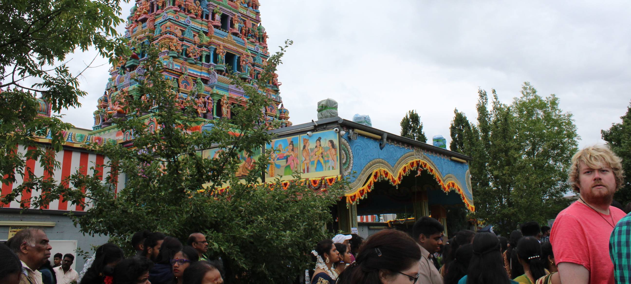 Tausende feiern friedlich beim Hindu-Tempelfest in Hamm