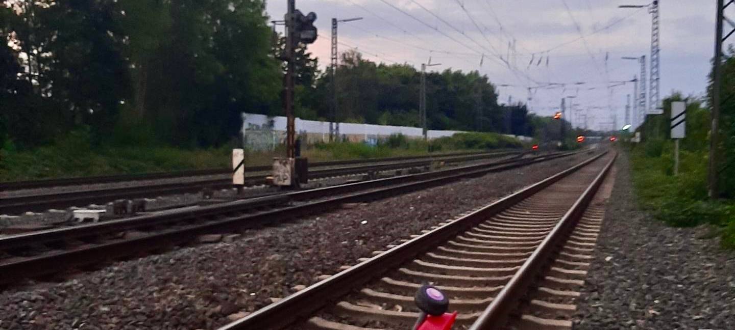 Hamm-Heessen: Kinder legen Dreirad auf Bahngleise