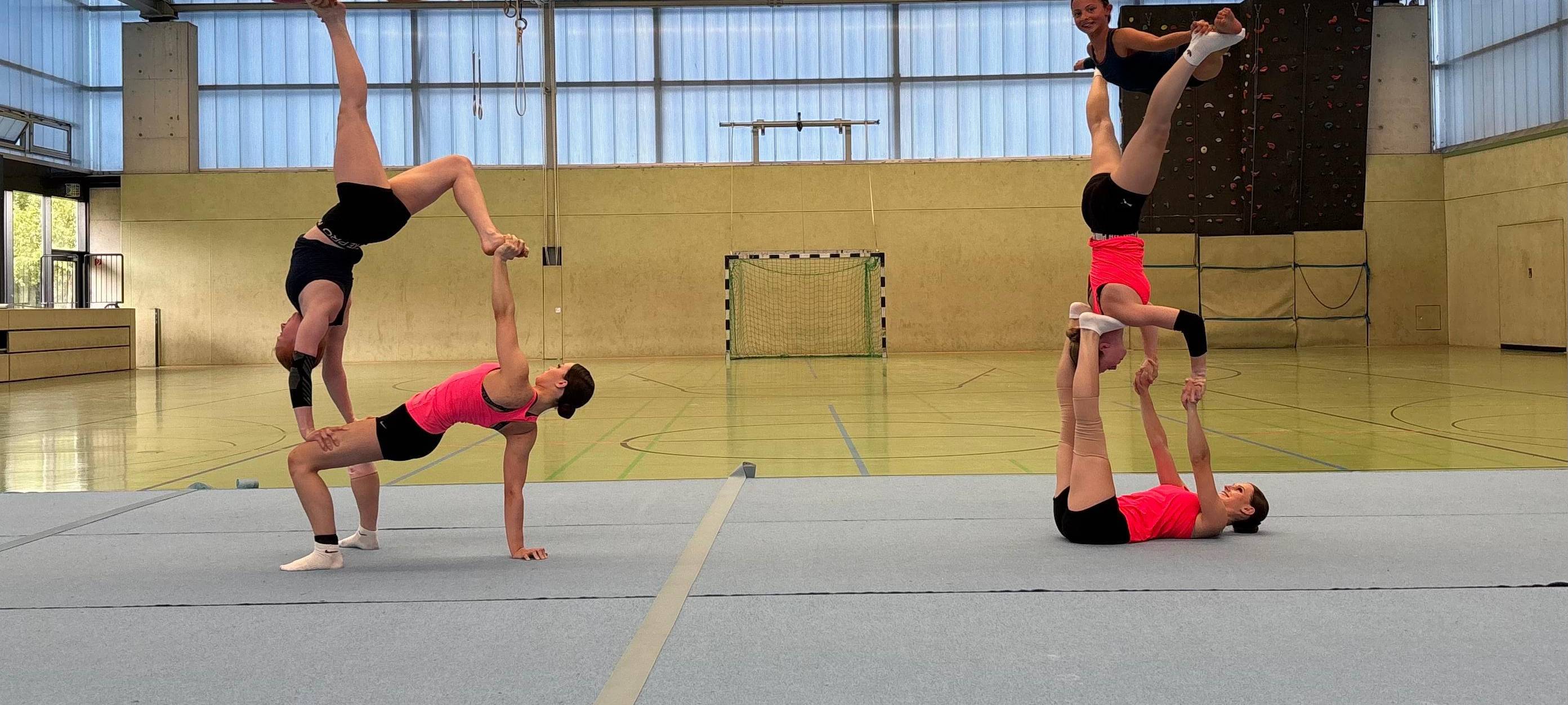 Sportakrobatinnen des HSC treten bei den Deutschen Meisterschaften an.