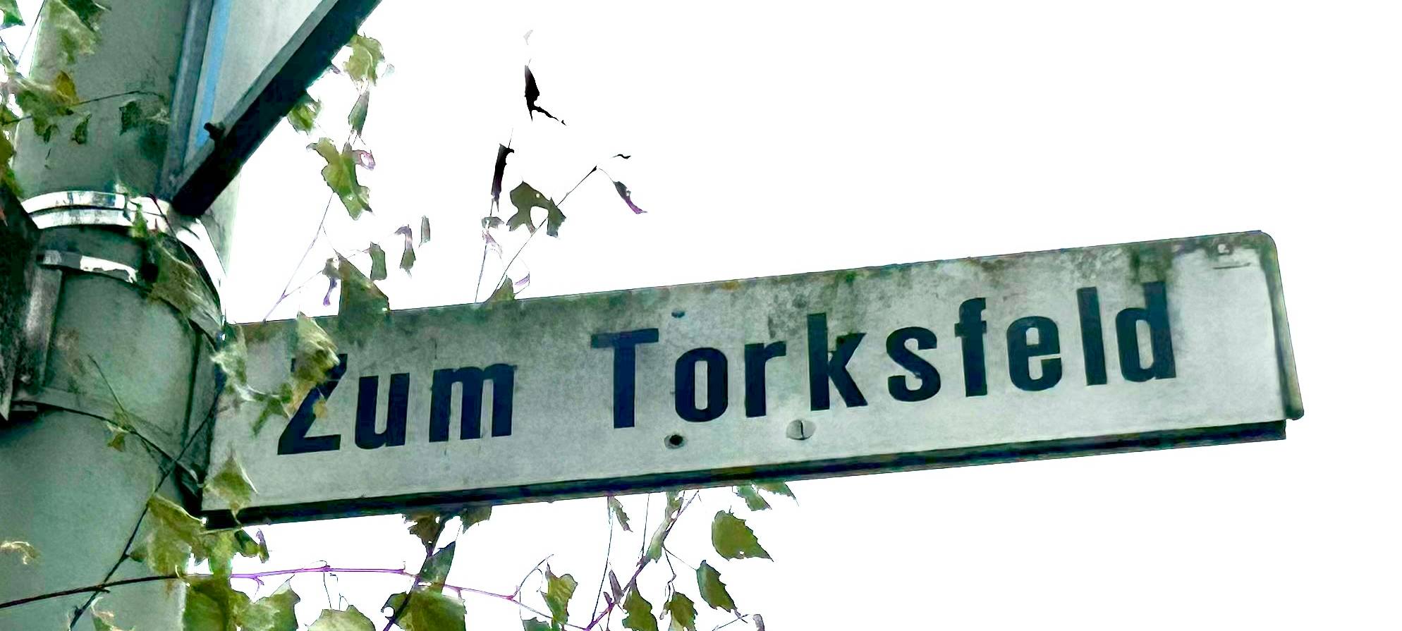 Die Straße Zum Torksfeld in Herringen.