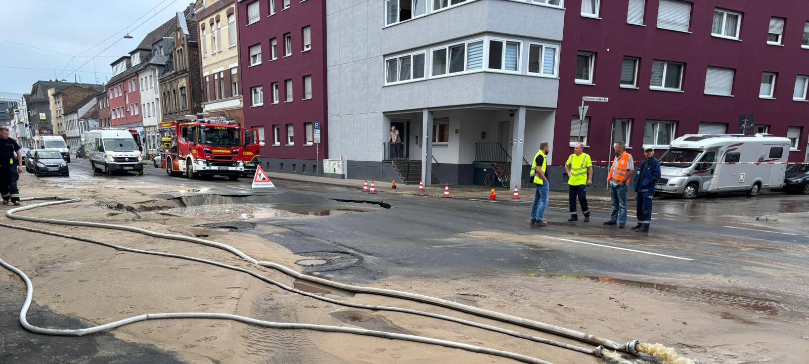 Wasserrohrbruch auf der Werler Straße in Hamm