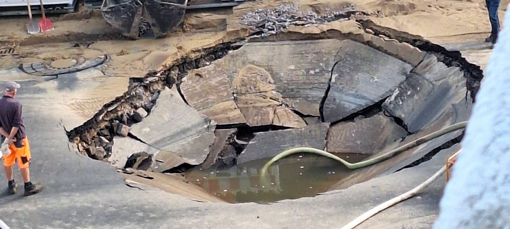 Wasserrohrbruch auf der Werler Straße in Hamm