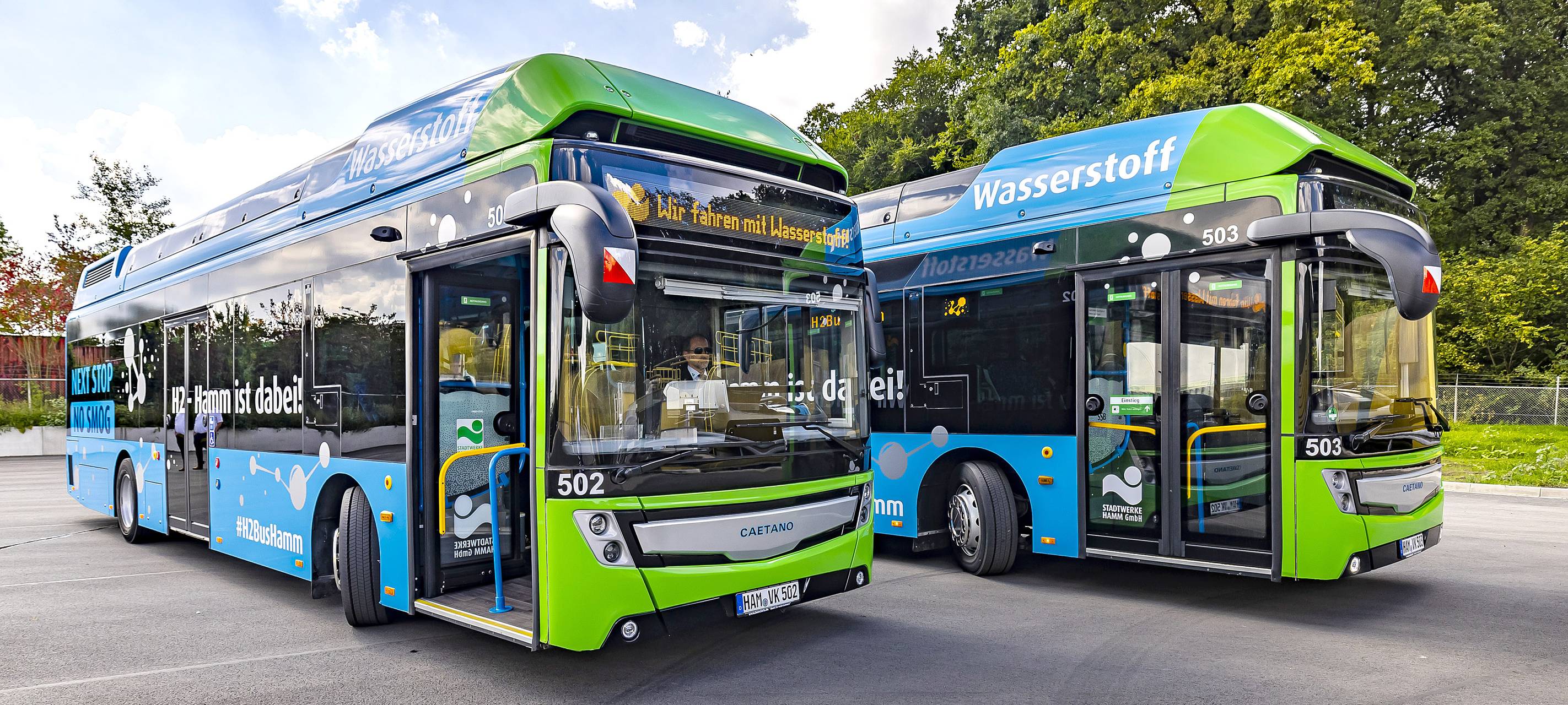 Zwei Busse machen den Start für neue Mobilität in Hamm.