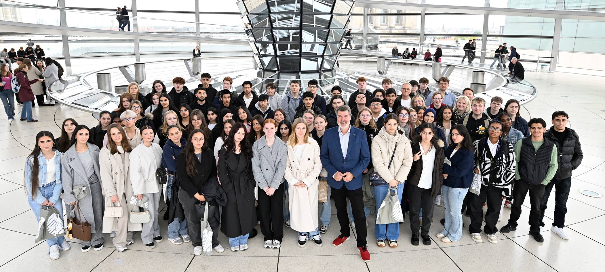 Friedensschule Hamm zu Besuch im Bundestag