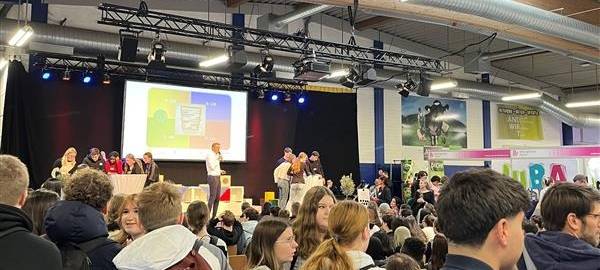 Bildungsmesse in Hamm zieht tausende Jugendliche an