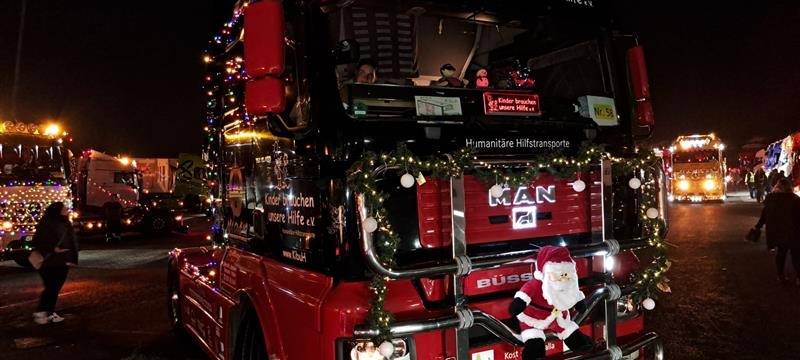 50 Trucks leuchten für guten Zweck in Hamm