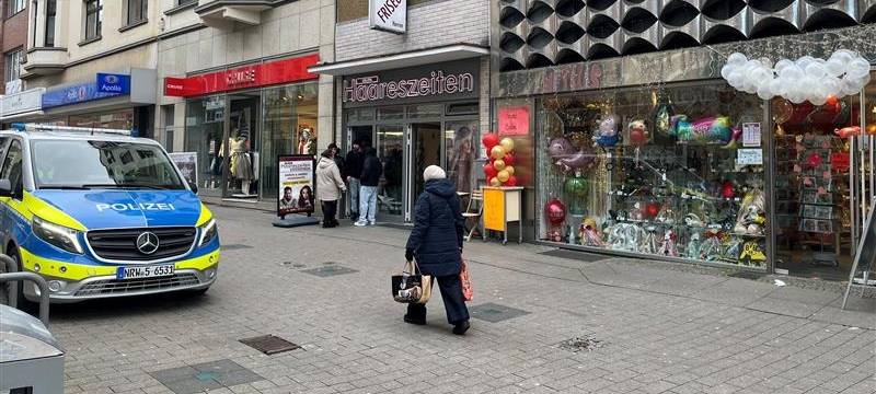 Gestank löst Feuerwehr-Einsatz in Friseursalon aus