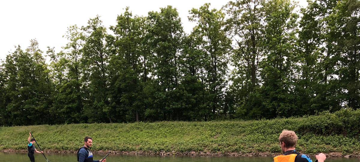 Joe beim Stand Up Paddling