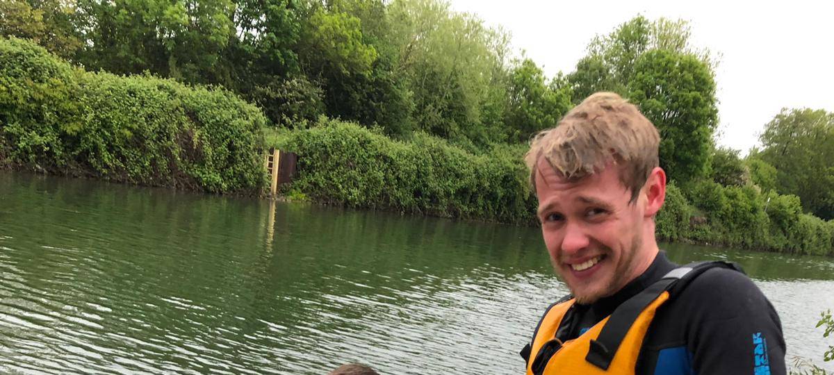 Joe beim Stand Up Paddling