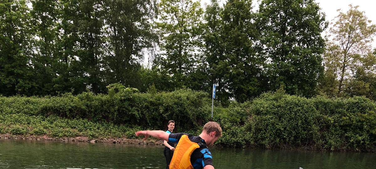 Joe beim Stand Up Paddling