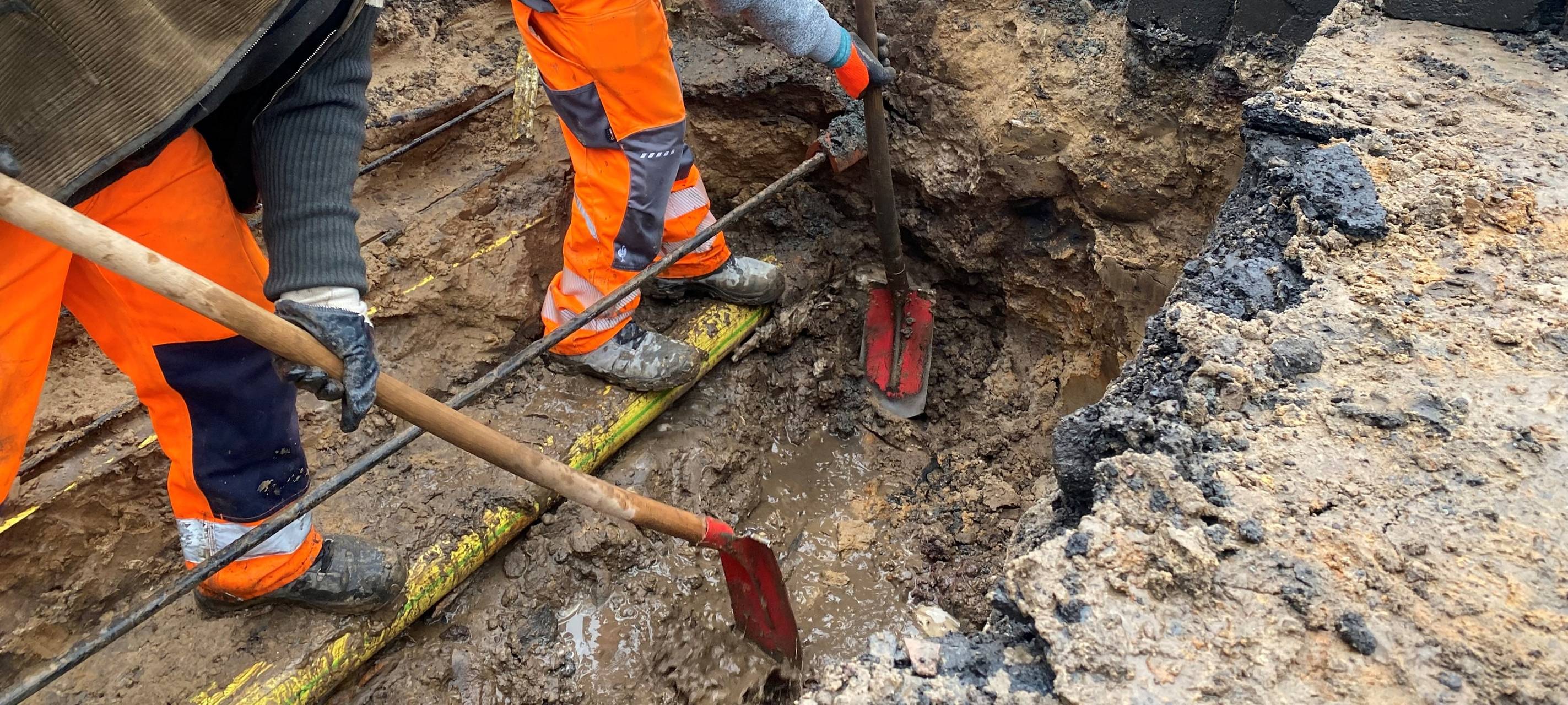 Wasserrohrbruch in Hamm: Reparatur im Marderweg läuft