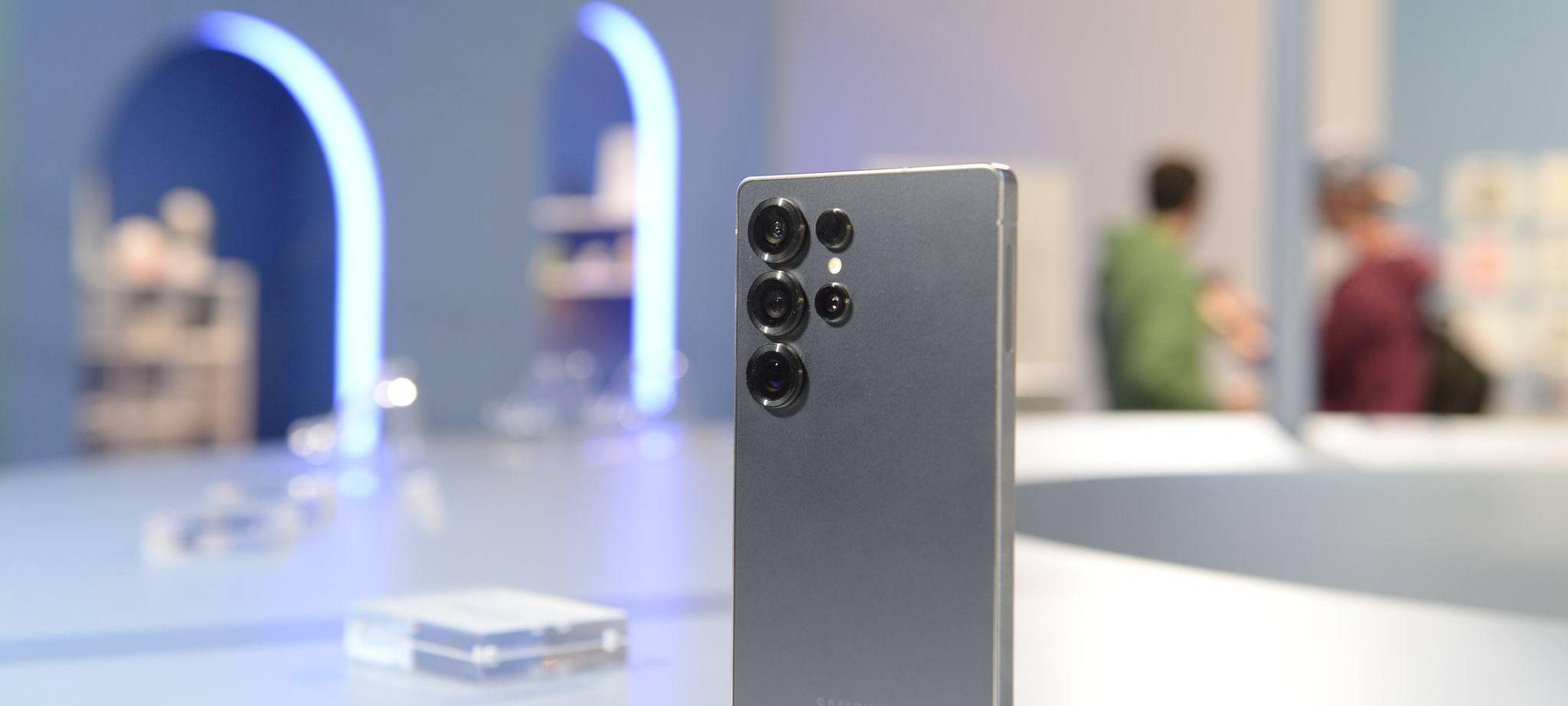 Die Rückseite des Samsung Galaxy S25 Ultra