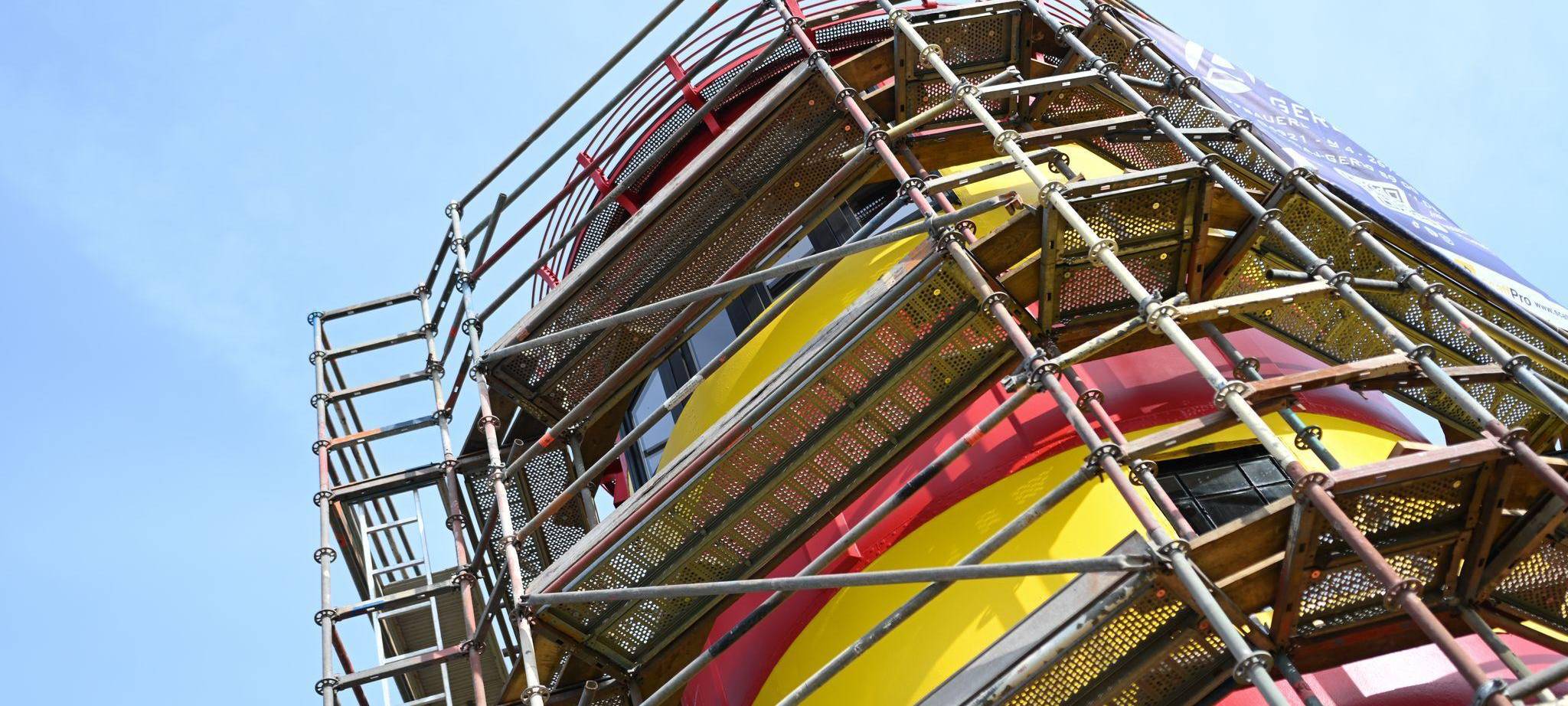 Pilsumer Leuchtturm bekommt Neuanstrich