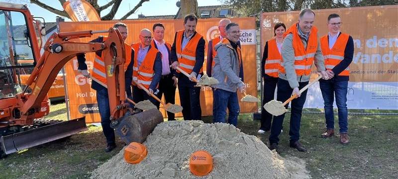 Erster Spatenstich zum Glasfaserausbau in Hamm