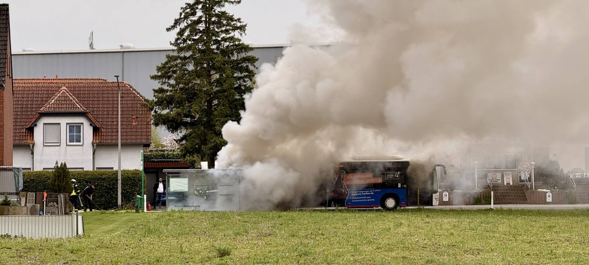 Linienbus brennt in Hamm - Fahrer rettet sich