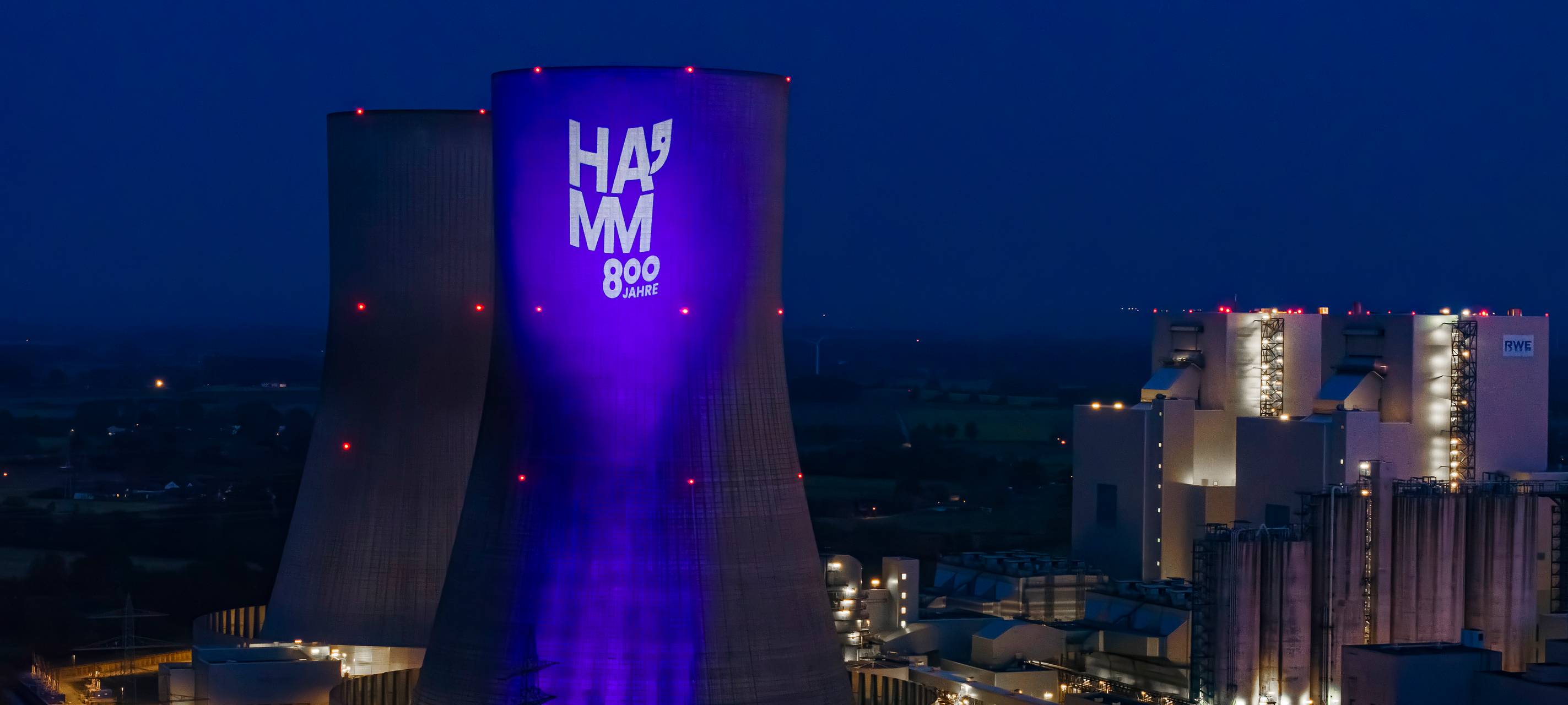 Kühlturm in Hamm wirbt fürs Stadtjubiläum