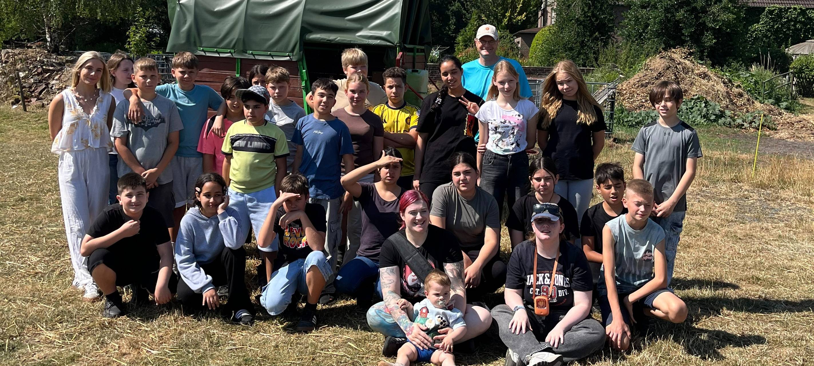 Klassenfoto auf Feld