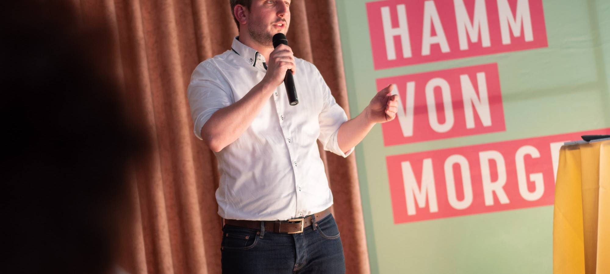 Justus Moor (SPD) aus Hamm spricht für das Ruhrgebiet