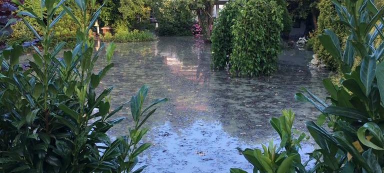 Riesiges Loch im Westberger Weg