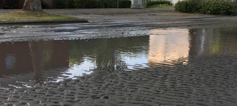 Riesiges Loch im Westberger Weg